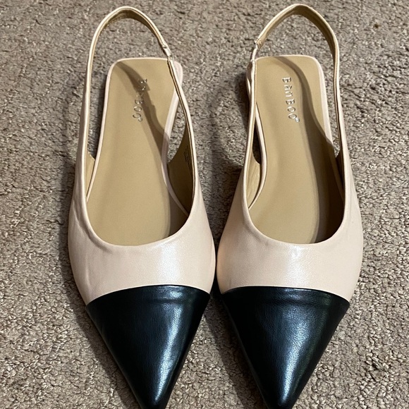 BAMBOO Women's Black and Cream Pointed Toe Size 8.5 Flats NWOT - Picture 3 of 10